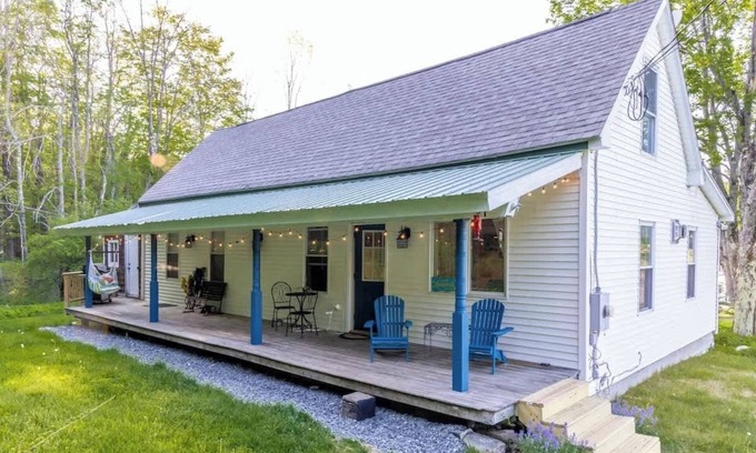 Wilmington Casa | Country Home in Heart of Village Close to Mt.Snow!