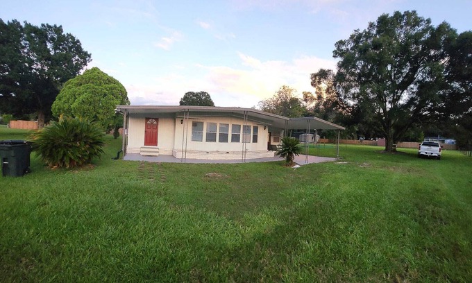 Wesley Chapel Casa | Country Home in the City with and Acre of Land