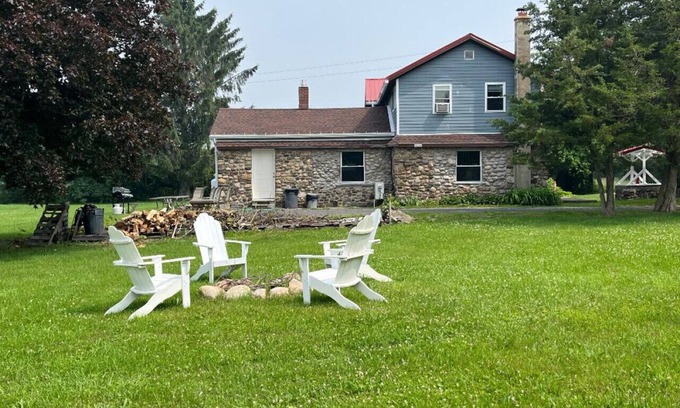 Dundee Casa | Country Home just minutes from multiple Finger Lakes!