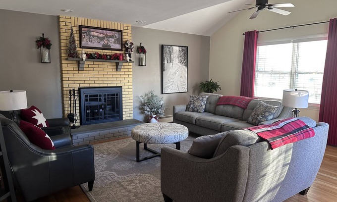 New Hartford Casa | Country home vacation oasis with pool, hot tub, near lake/hiking.
