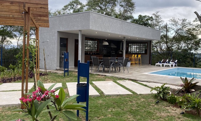 Santana de Parnaiba Cabaña | Country house 6 suites, 25 minutes from Sp, for 23 people