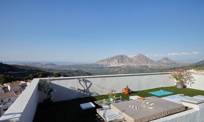 Albanchez de Magina Casa | Casa rural 'Casa Rural Lunares Y Salinera' con terraza privada, Wi-Fi y aire acondicionado