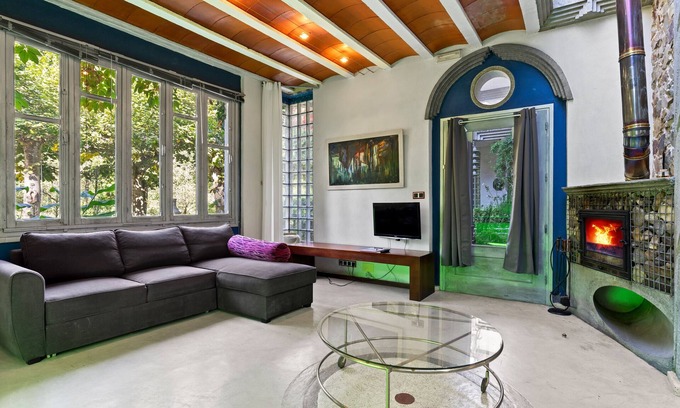 Meruja Casa | Casa rural 'Zentralclub Proton' con vistas a la montaña, terraza privada y Wi-Fi