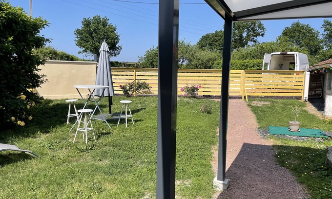 Saumur Val de Loire Villa | Country House 'Saumur, Proche, Les 3 Gîtes' with Private Terrace, Private Garden and Wi-Fi