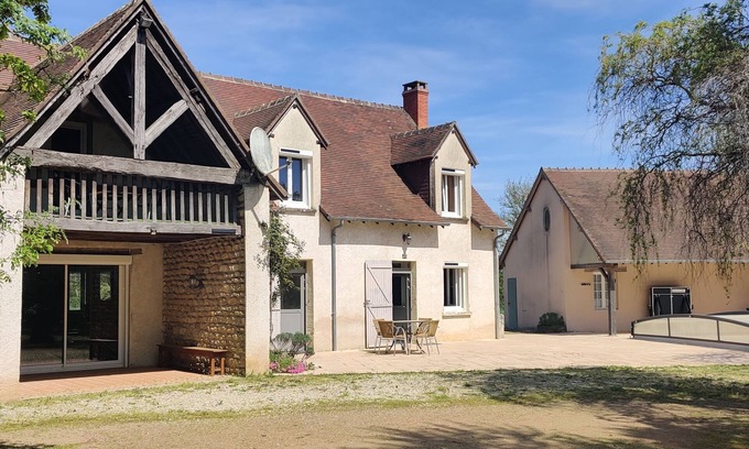 Thevet-Saint-Julien Casa | Country house with heated pool
