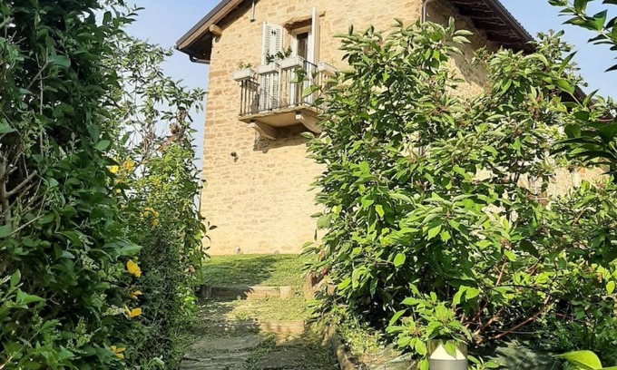 Castelletto d'Erro Casa | Country House in Alto Monferrato