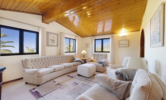 Aljezur Casa | Casa rural 'A House with A View' con vistas al mar, Wi-Fi y aire acondicionado