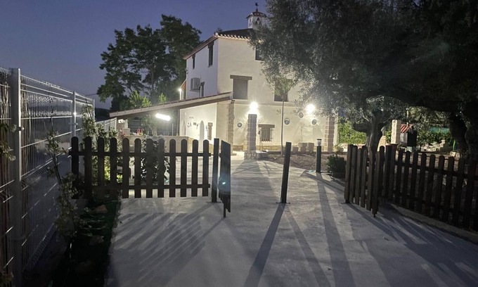 Moratalla Casa | Casa rural 'Antonio' con piscina privada, Wi-Fi y aire acondicionado