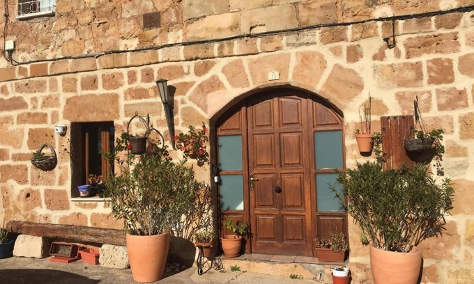 Llano de Bureba Casa | Casa rural 'Casa Llano' con vistas a la montaña y Wi-Fi