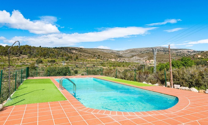 Vilar de Canes Casa | Casa rural 'Casa Dragons' con vistas a la montaña, piscina compartida y Wi-Fi