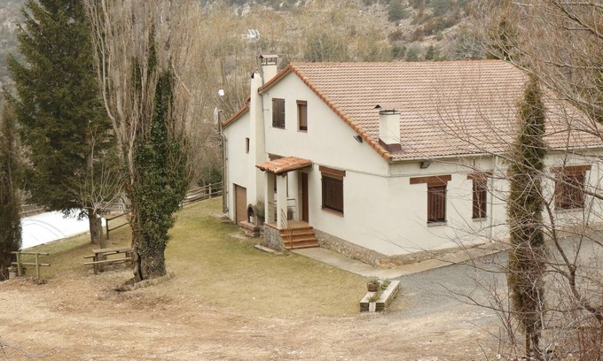 Oden Villa | Casa de campo "Cal Pastor 12 pax" con vistas a la montaña, piscina, Wi-Fi, terraza y jardín