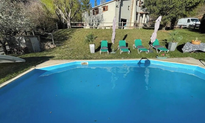 Oden Villa | Casa rural 'Cal Pastor' con piscina privada, jardín privado y Wi-Fi