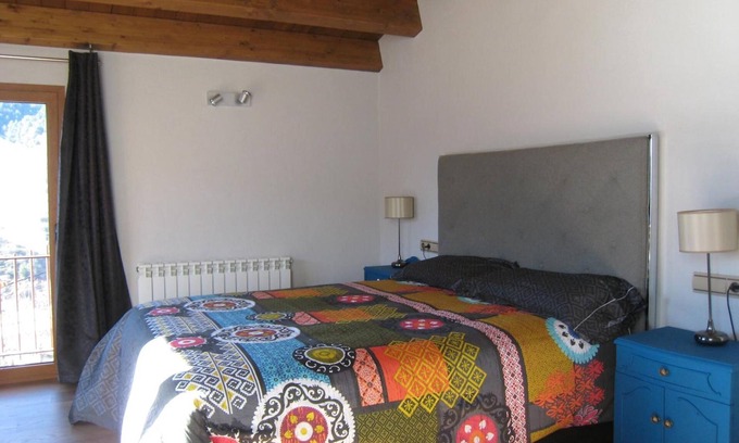 Aranser Casa | Casa rural 'Cal Poeta' con vistas a la montaña, jardín privado y Wi-Fi