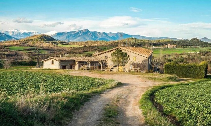 Casserres Casa | Casa rural 'Cal Torrentí' con vistas a la montaña, piscina privada y Wi-Fi