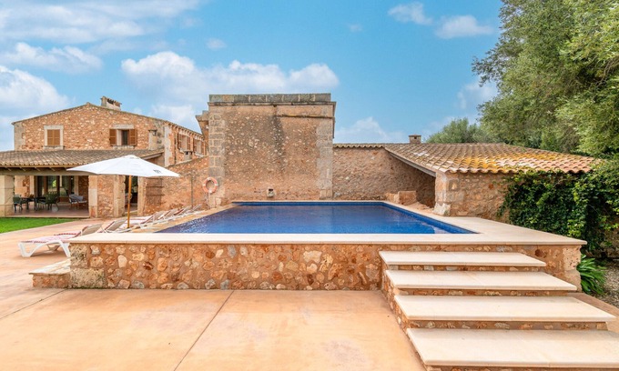 Campos Villa | Casa rural 'Can Mayol' con vistas a la montaña, Wi-Fi y aire acondicionado