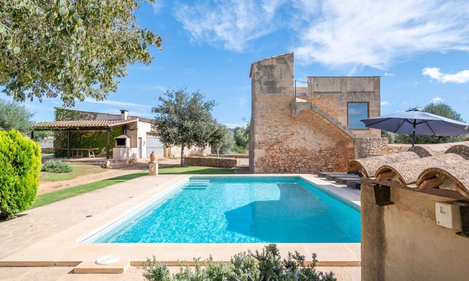 Felanitx Villa | Casa rural 'Can Menut' con vistas a la montaña, Wi-Fi y aire acondicionado