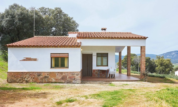 Aldeaquemada Casa | Casa rural 'Casa La Encina' con vistas a la montaña, piscina compartida y aire acondicionado
