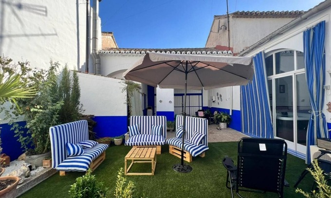 Camuñas Casa | Casa rural 'Casa Maria Camuñas' con piscina privada, Wi-Fi y aire acondicionado