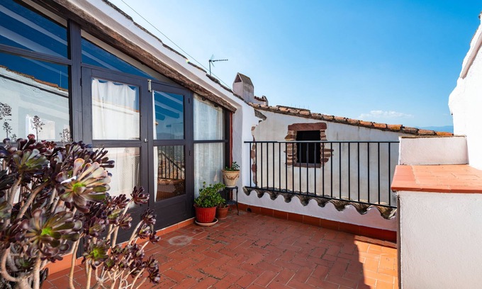 Vilafames Casa | Casa rural 'Casa Retiro Vilafames' con vistas a la montaña, terraza privada y aire acondicionado