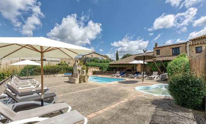 Llampaies Casa | Casa rural 'Casa Rural La Pallissa Con Piscina' con vistas a la montaña, piscina compartida y Wi-Fi