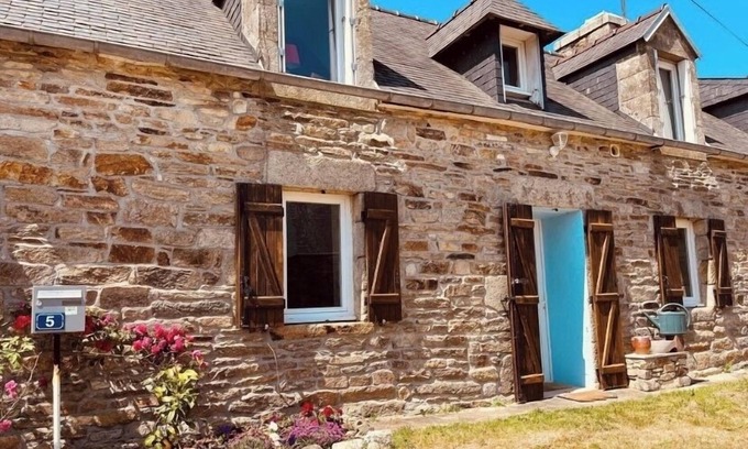 Peumerit Casa | Country house close to the sea. Pets are welcome!