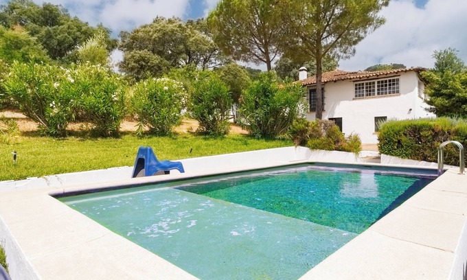 Alajar Casa | Casa rural 'Collado' con vistas a la montaña, Wi-Fi y aire acondicionado