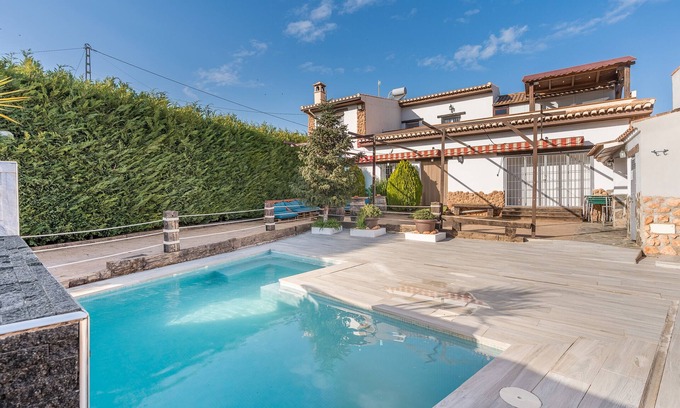 Las Molineras Casa | Casa rural 'Cortijo Pinsapo' con vistas a la montaña, Wi-Fi y aire acondicionado