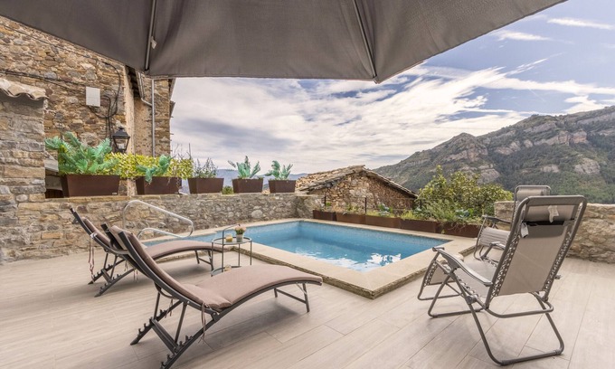 Conca de Dalt Casa | Casa rural 'Cova Cuberes' con vistas a la montaña, piscina privada y Wi-Fi