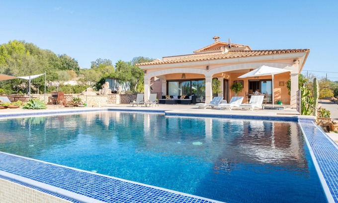 Puntiro Villa | Casa rural 'Es Niu' con vistas a la montaña, piscina privada y aire acondicionado