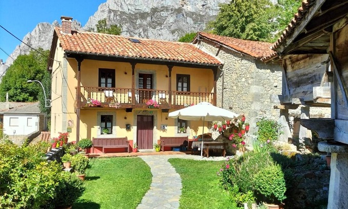 Cordinanes Casa | Casa rural 'El Jermoso' con vistas a la montaña, terraza privada y Wi-Fi