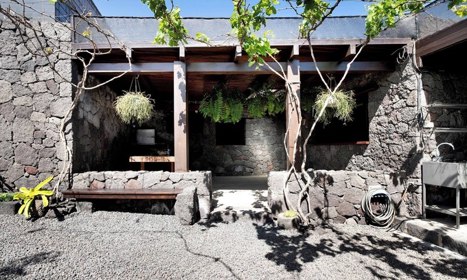 Teguise Casa | Casa de campo 'Finca El Refugio' con vistas a la montaña, terraza privada y Wi-Fi