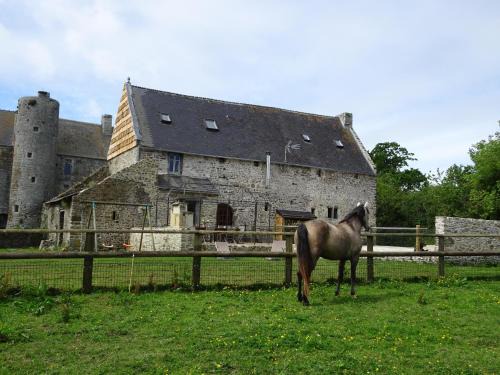 Saint-Lo-d'Ourville Casa | Country house on a beautiful medieval estate