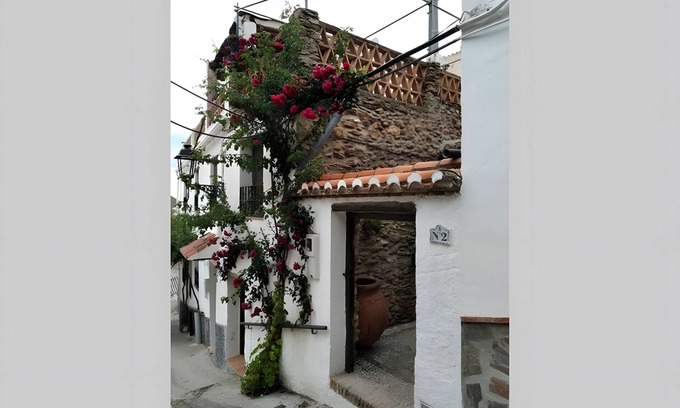 Rubite Casa | Casa rural 'Fuensanta Balcón Al Mar' con vistas a la montaña, terraza privada y Wi-Fi