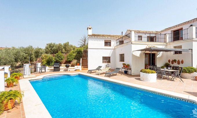 Villanueva de Algaidas Casa | Casa Rural 'Furones' con Vista a la Montaña, Wi-Fi y Aire Acondicionado