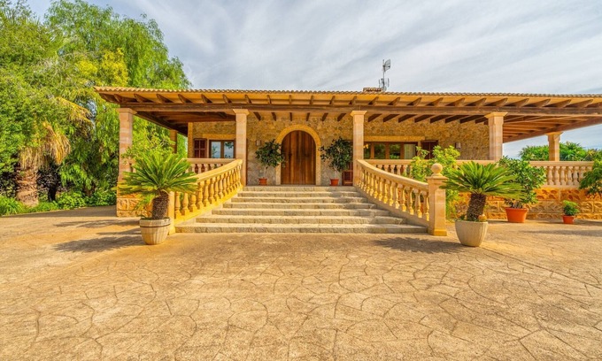 Buger Villa | Ca'n Berguins con piscina y vistas a la montaña