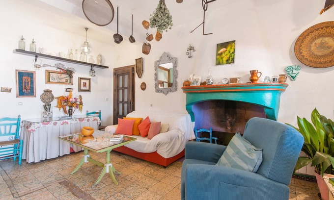 Jabugo Casa | Casa rural 'La Rana Verde' con vistas a la montaña, piscina privada y Wi-Fi