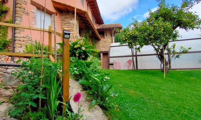 Lana Casa | Casa rural 'Landa' con vistas a la montaña, piscina privada y Wi-Fi