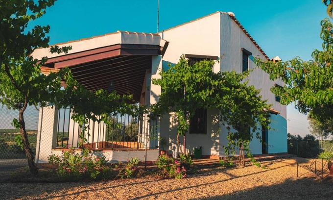 Beas Casa | Casa rural 'Las Alberquillas' con terraza privada, Wi-Fi y aire acondicionado