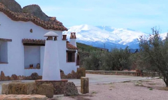 Benalúa de Guadix Casa | Casa rural 'Los Cerezos' con piscina compartida, Wi-Fi y aire acondicionado