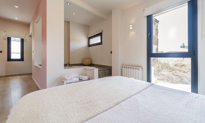 Melida Casa | Country House 'Los Puentes' with Private Terrace, Private Garden and Air Conditioning