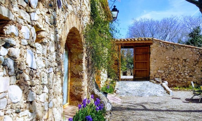 Montblanc Casa | Casa rural 'Miramar' con vistas a la montaña, piscina compartida y Wi-Fi