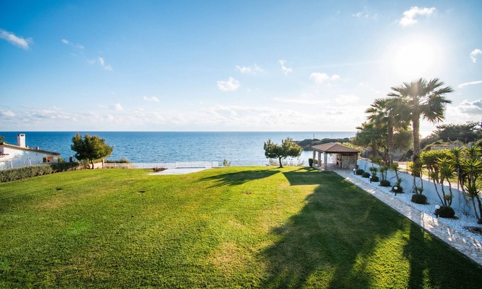 Vromonerion Casa | Casa rural 'Navarino Baths' con vistas al mar, Wi-Fi y aire acondicionado