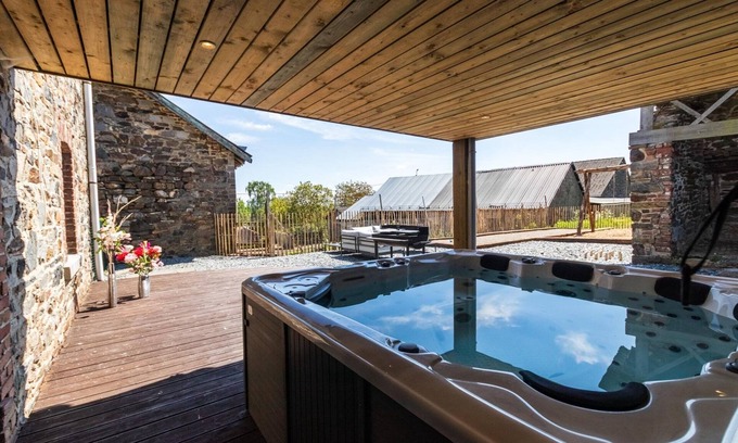 Stoumont Casa | Casa rural cerca de Coo con jacuzzi