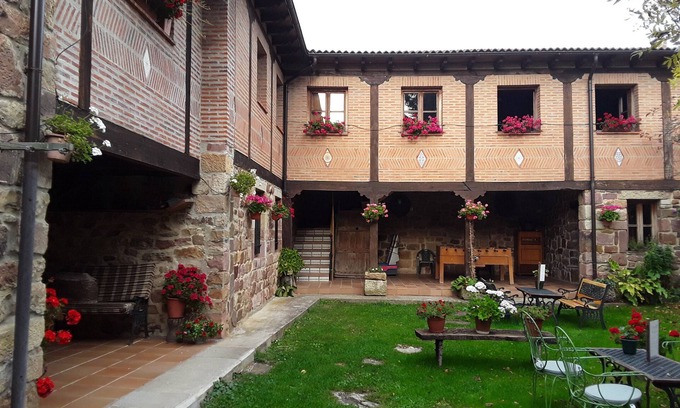 Muda Casa | Casa rural 'Nido Patio' con vistas a la montaña, terraza compartida y Wi-Fi