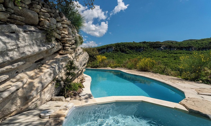 Bonnieux Villa | Casa rural 'Prieuré Saint Symphorien' con piscina privada, terraza privada y Wi-Fi
