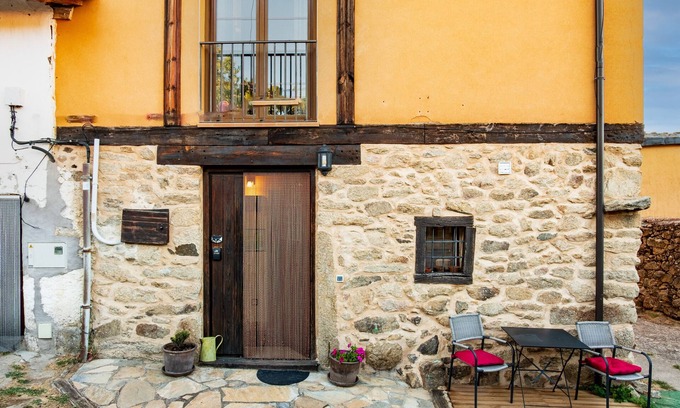 Gilgarcia Casa | Casa rural 'Quimera' con vistas a la montaña, balcón y Wi-Fi