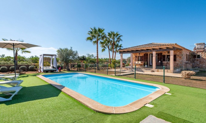 Campos Villa | Casa rural 'Ses Oliveres' con vistas a la montaña, Wi-Fi y aire acondicionado