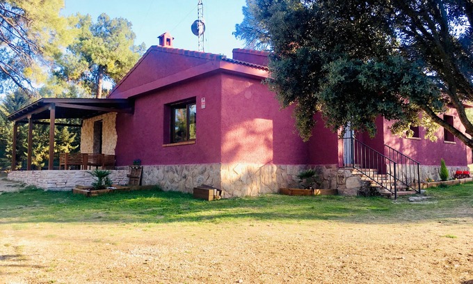 Marugan Casa | Casa de Campo Rodeada de Árboles