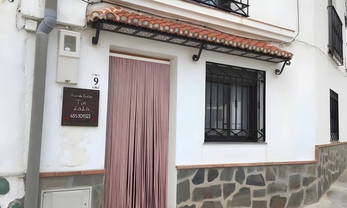 Rubite Casa | Casa rural 'Tía Lola' con vistas a la montaña, Wi-Fi y aire acondicionado
