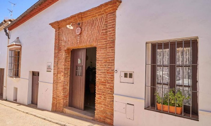 Fuenteheridos Casa | Casa rural 'Tragaluz Il' con vistas a la montaña, terraza compartida y Wi-Fi